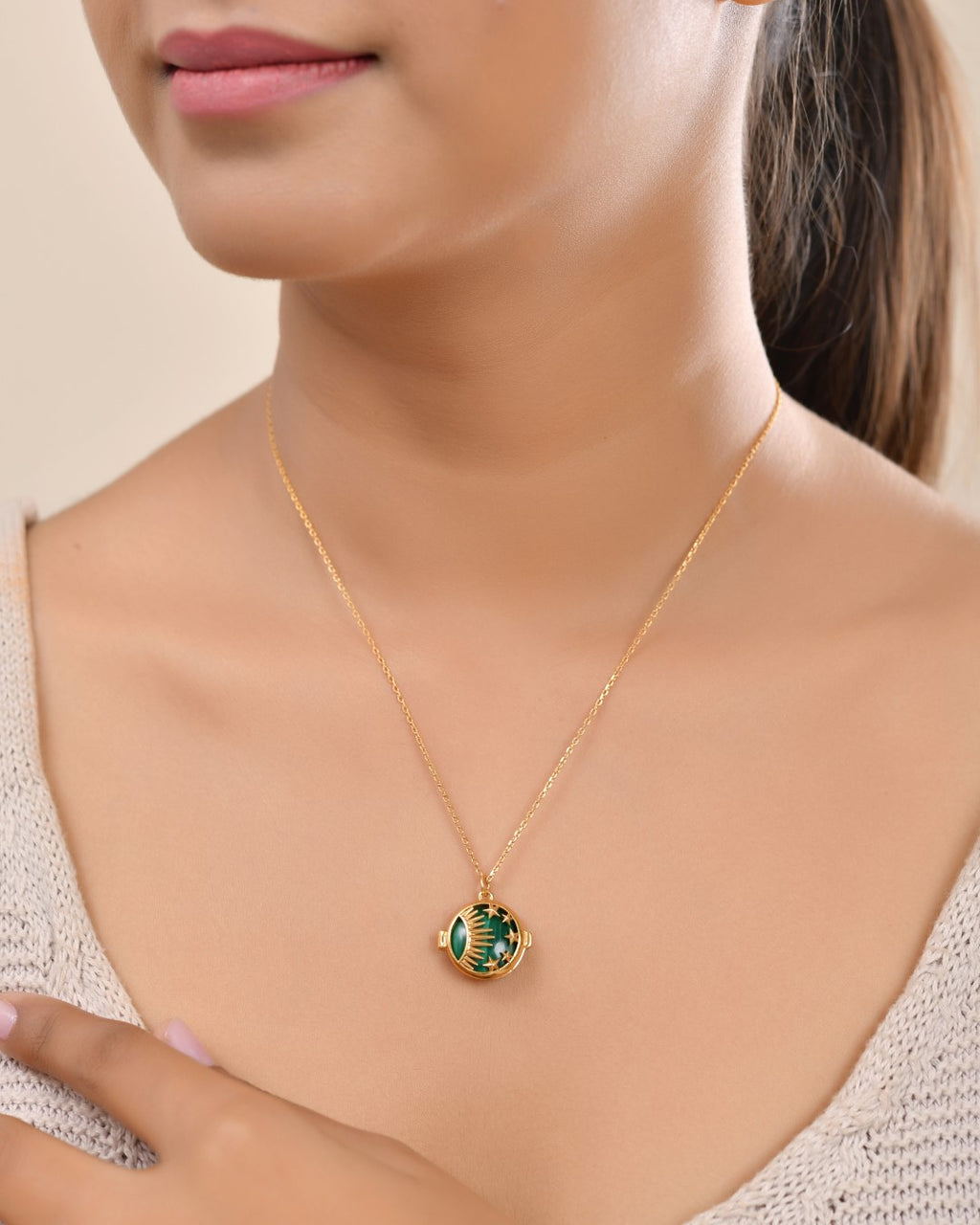 Simultaneous Visibility Malachite Locket